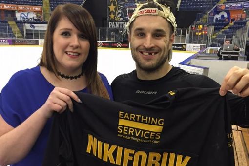 Rhiannon wins Niki's shirt in Saturday raffle