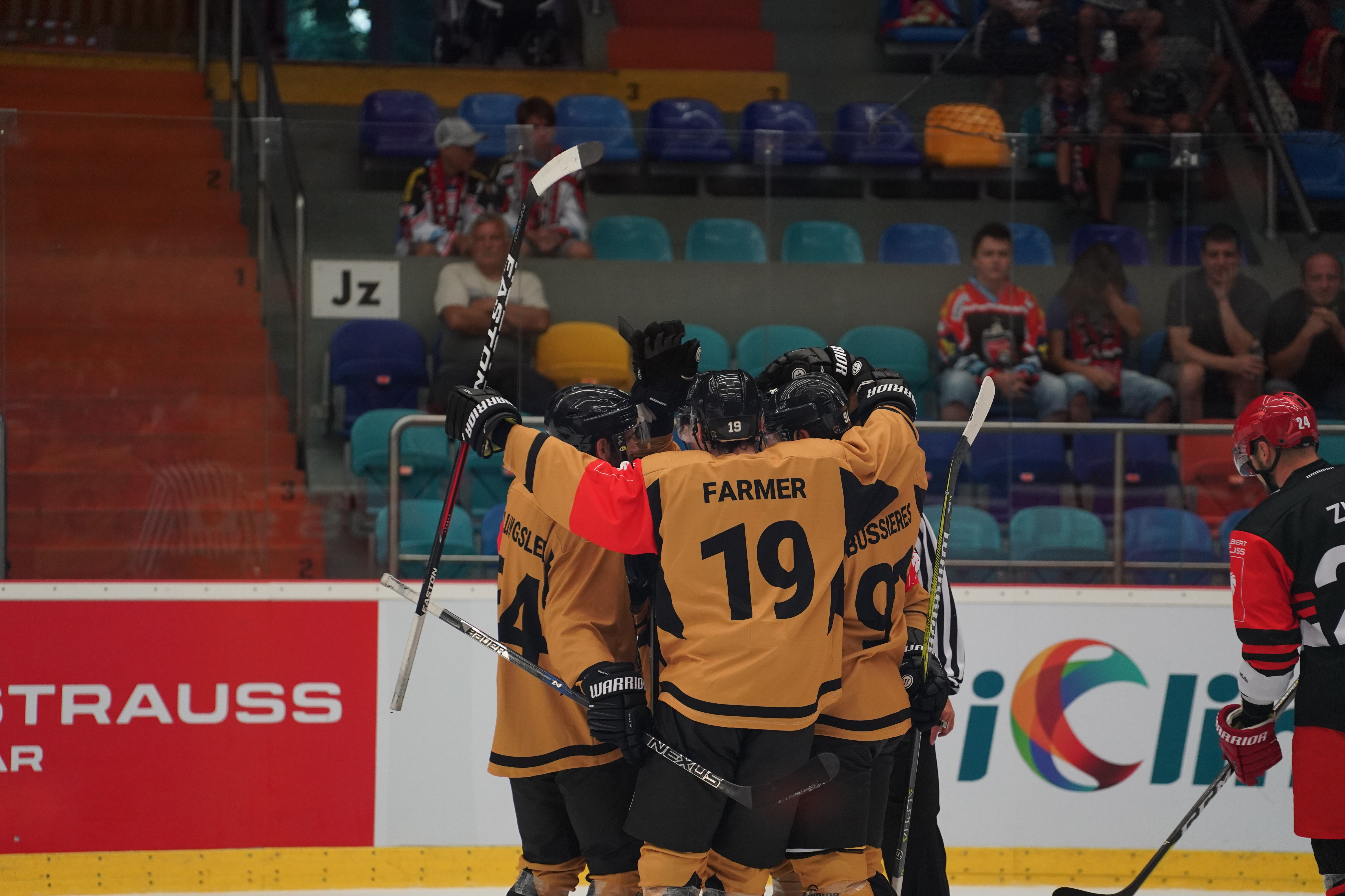 Exclusive features in CHL match magazine Top Image