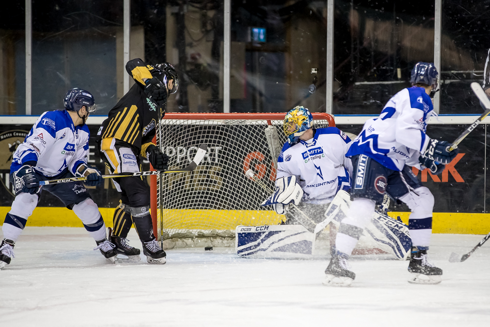 Solid win and two points wrapped up as Panthers close in on a play-off berth