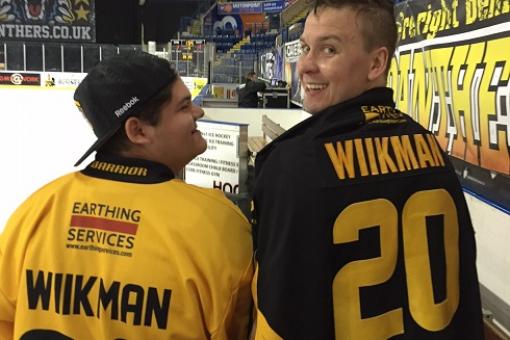 Wiikman fan wins Wiikman shirt off his back!