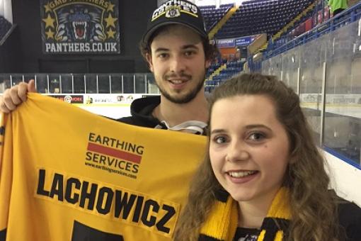 Holly wins Lacho's shirt