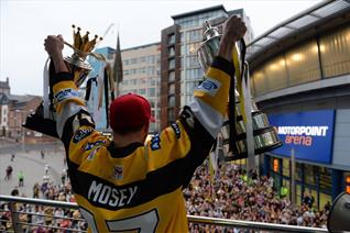 Mosey back in number 17 shirt