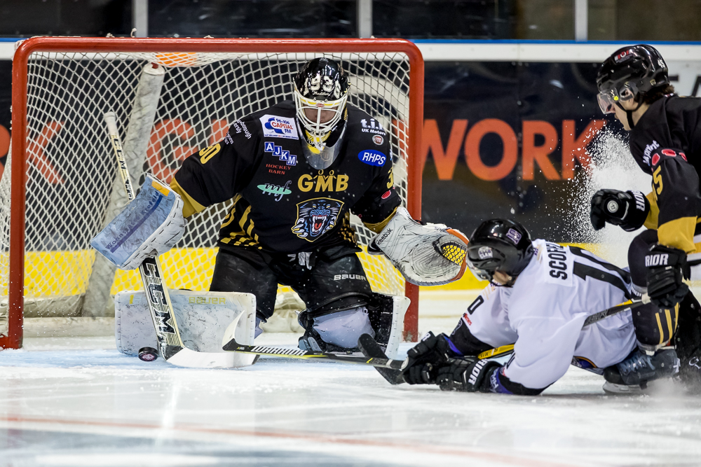 Coach praises keeper Galbraith Top Image