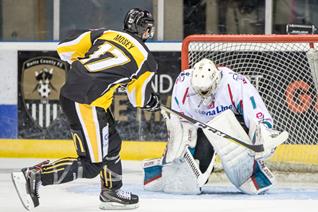 Nottingham through to semi-finals