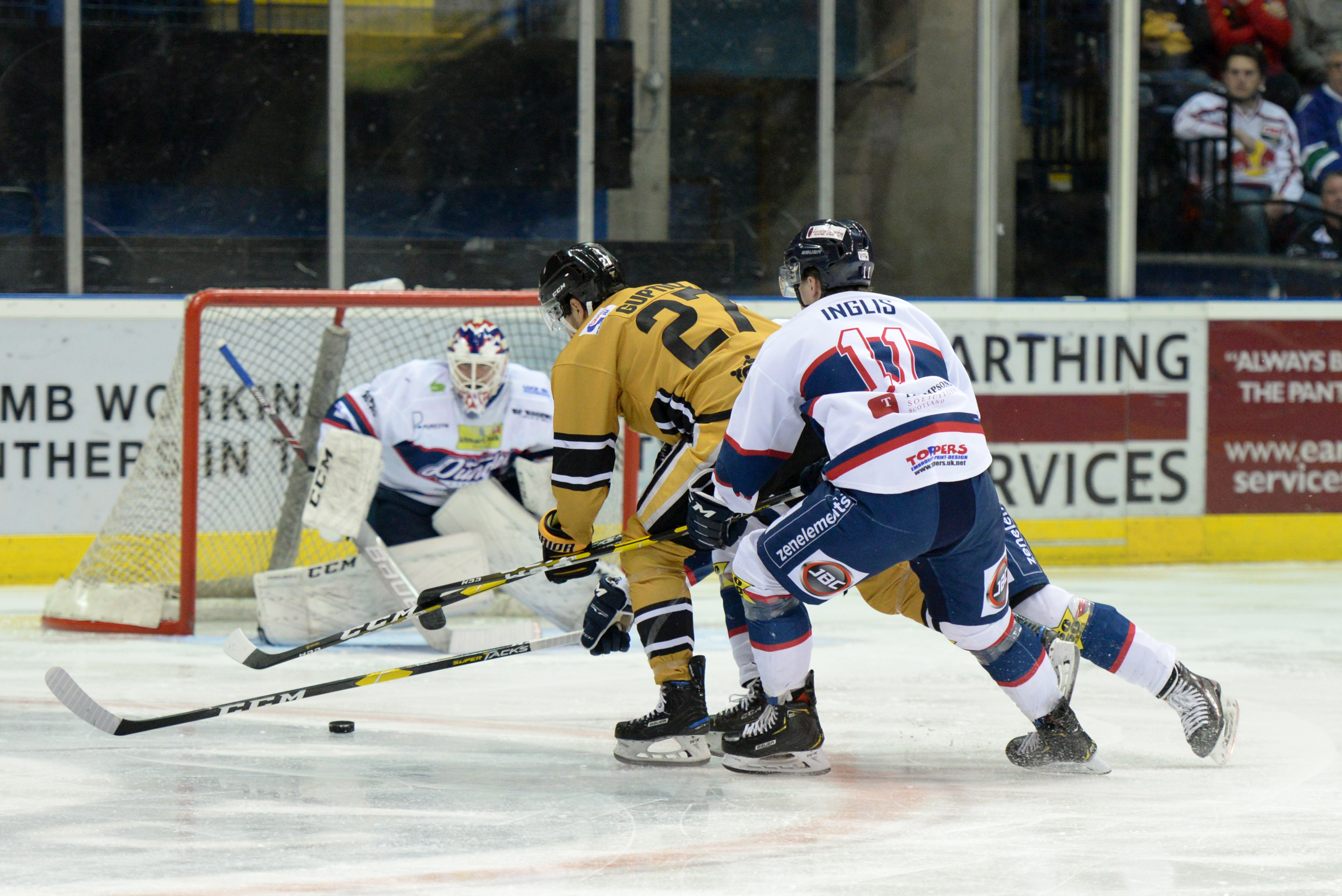 SATURDAY NIGHT IS HOCKEY NIGHT – PANTHERS VERSUS DUNDEE! Top Image