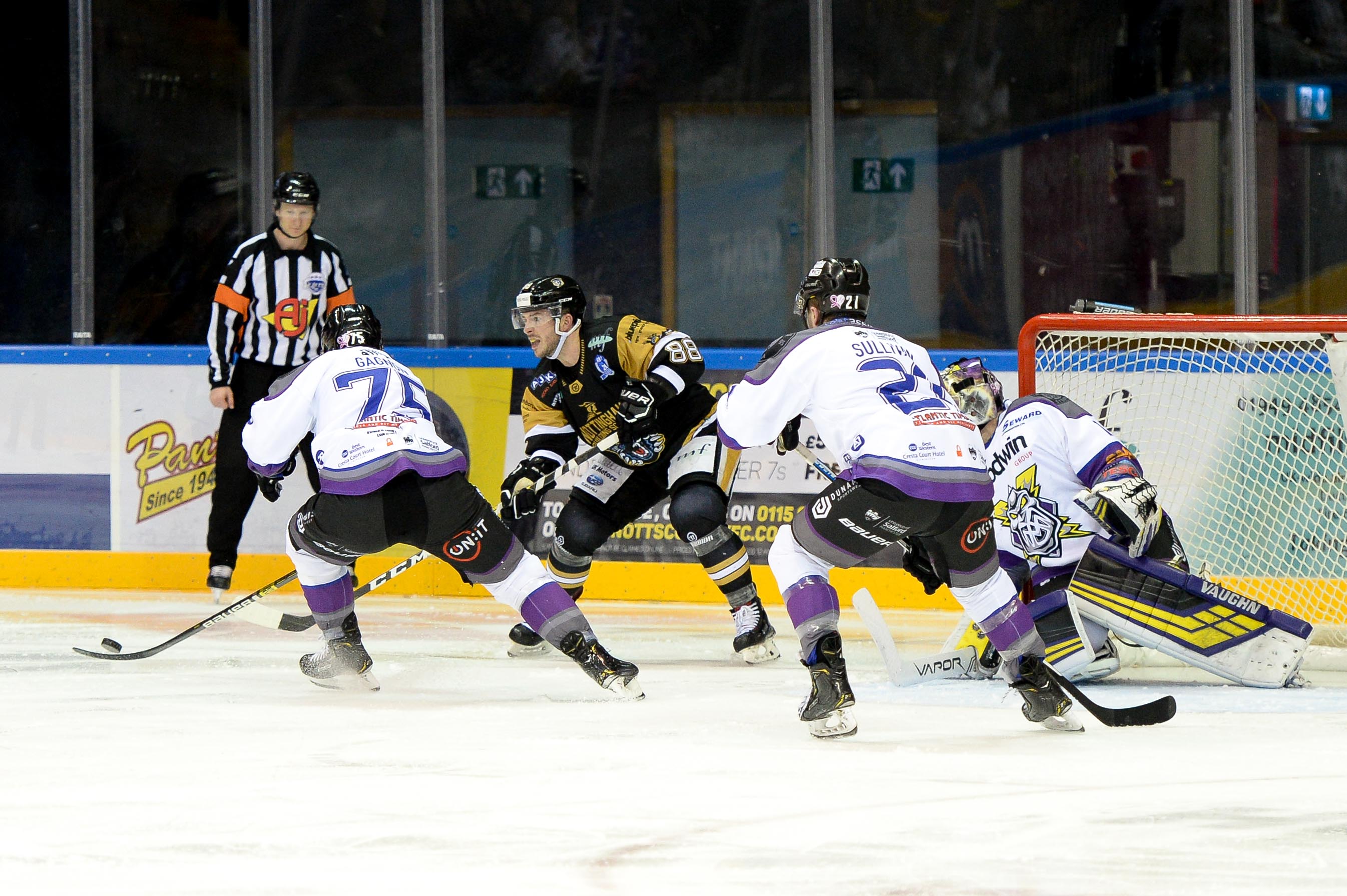 191204 | Game Day Top Image