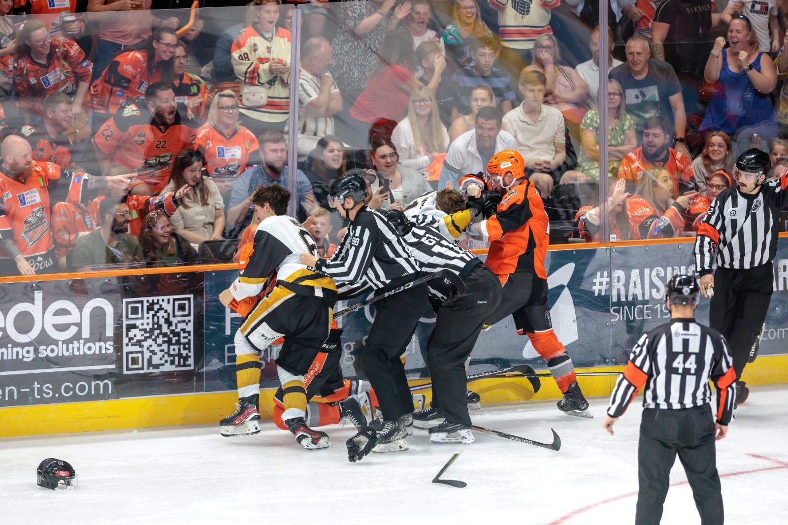 MATCH REPORT: STEELERS 4-1 PANTHERS Top Image