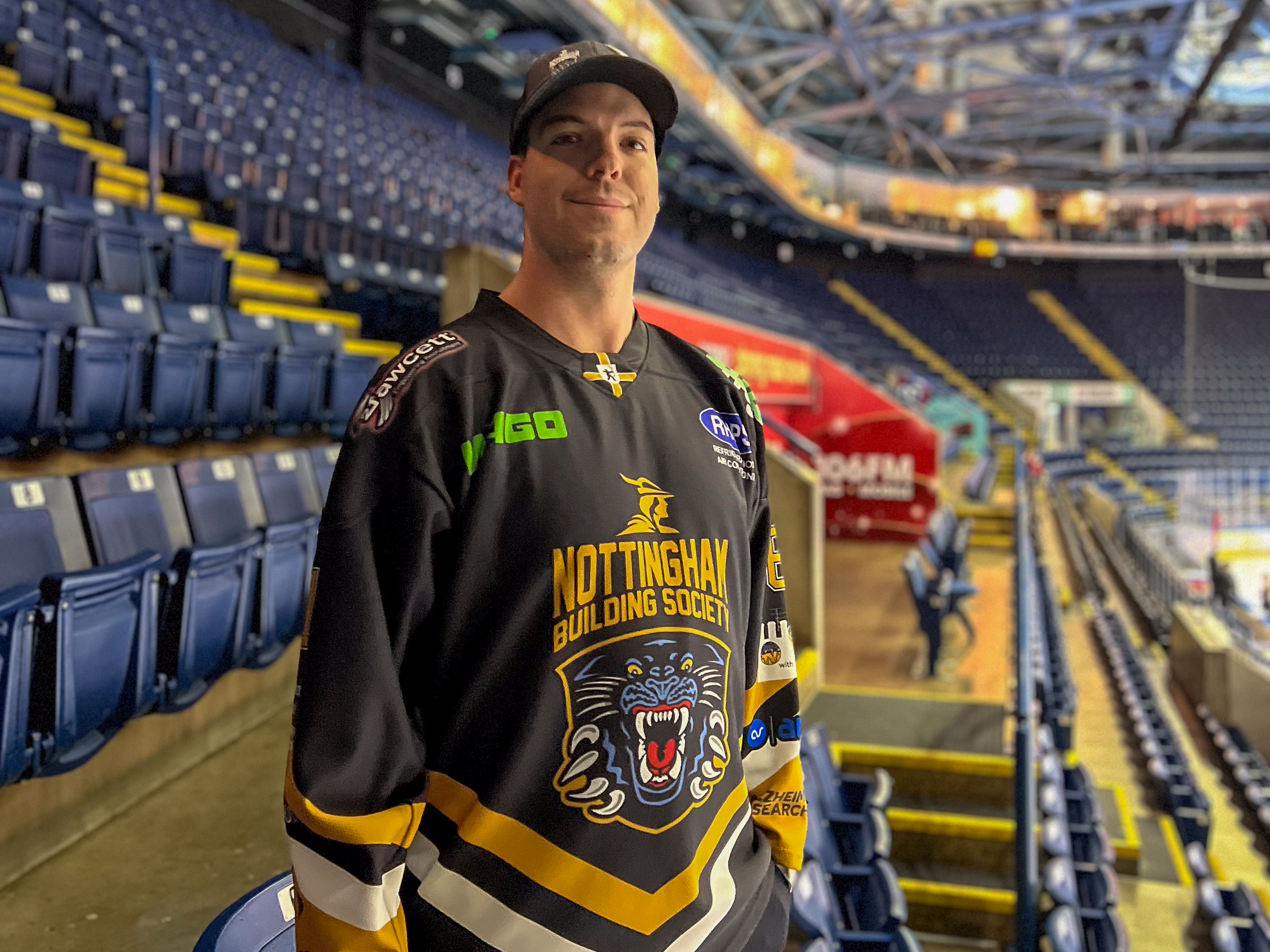 PANTHERS SIGN DEFENCEMAN SIMON DESPRÉS Top Image