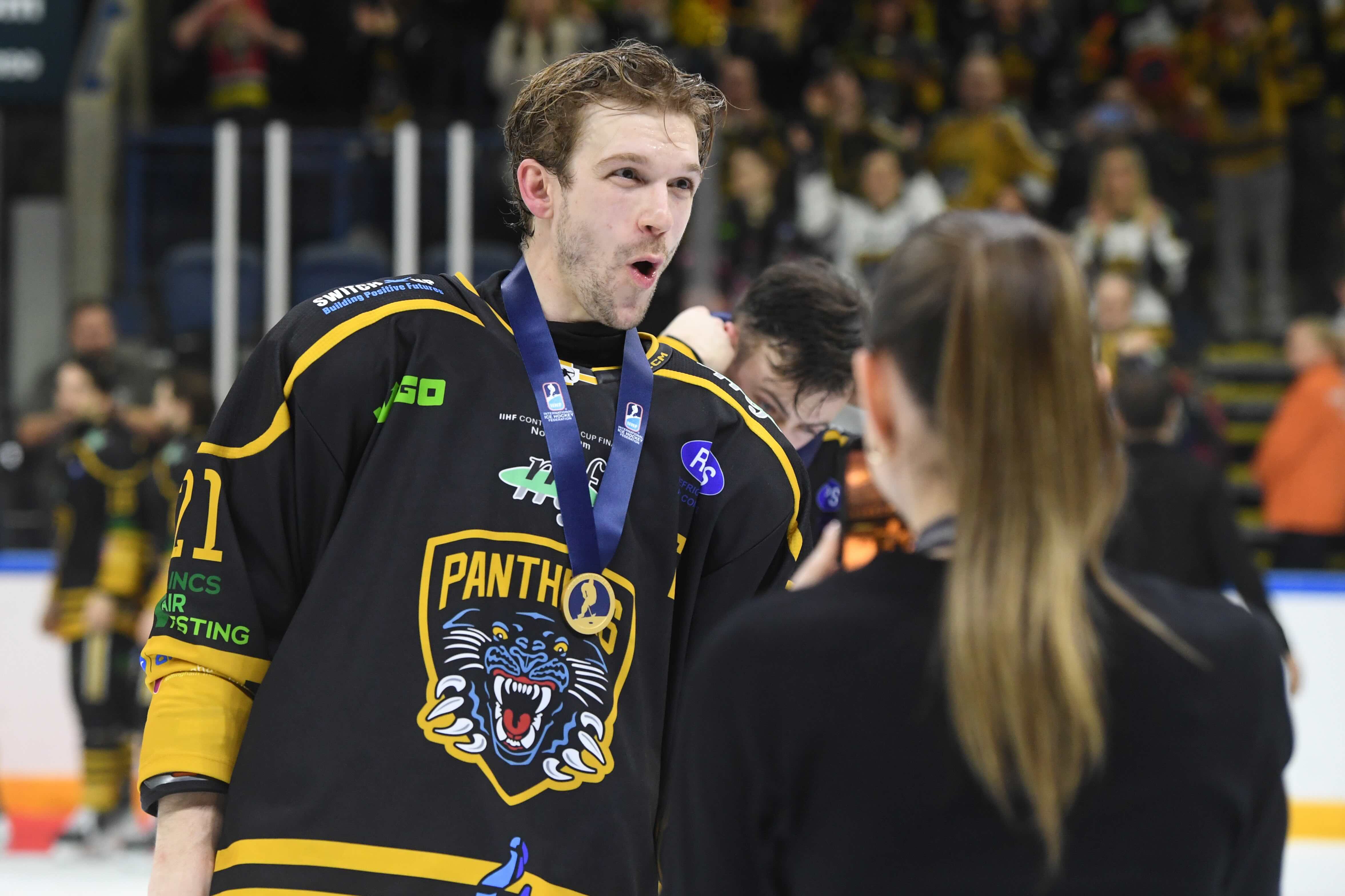 ALFARO REFLECTS ON DOUBLE-WINNING SEASON Top Image