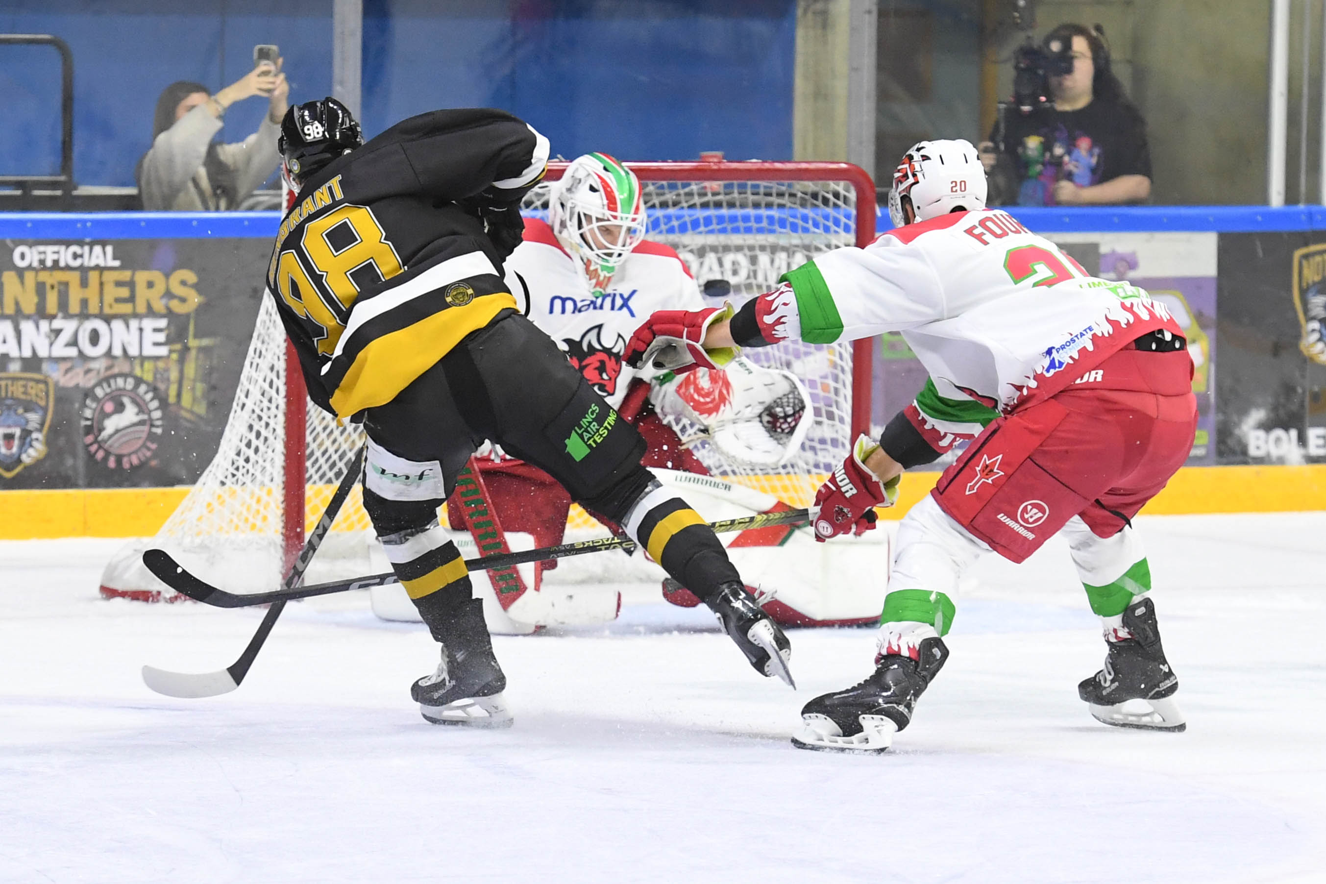 PANTHERS START SEASON HOME TO DEVILS IN CUP Top Image
