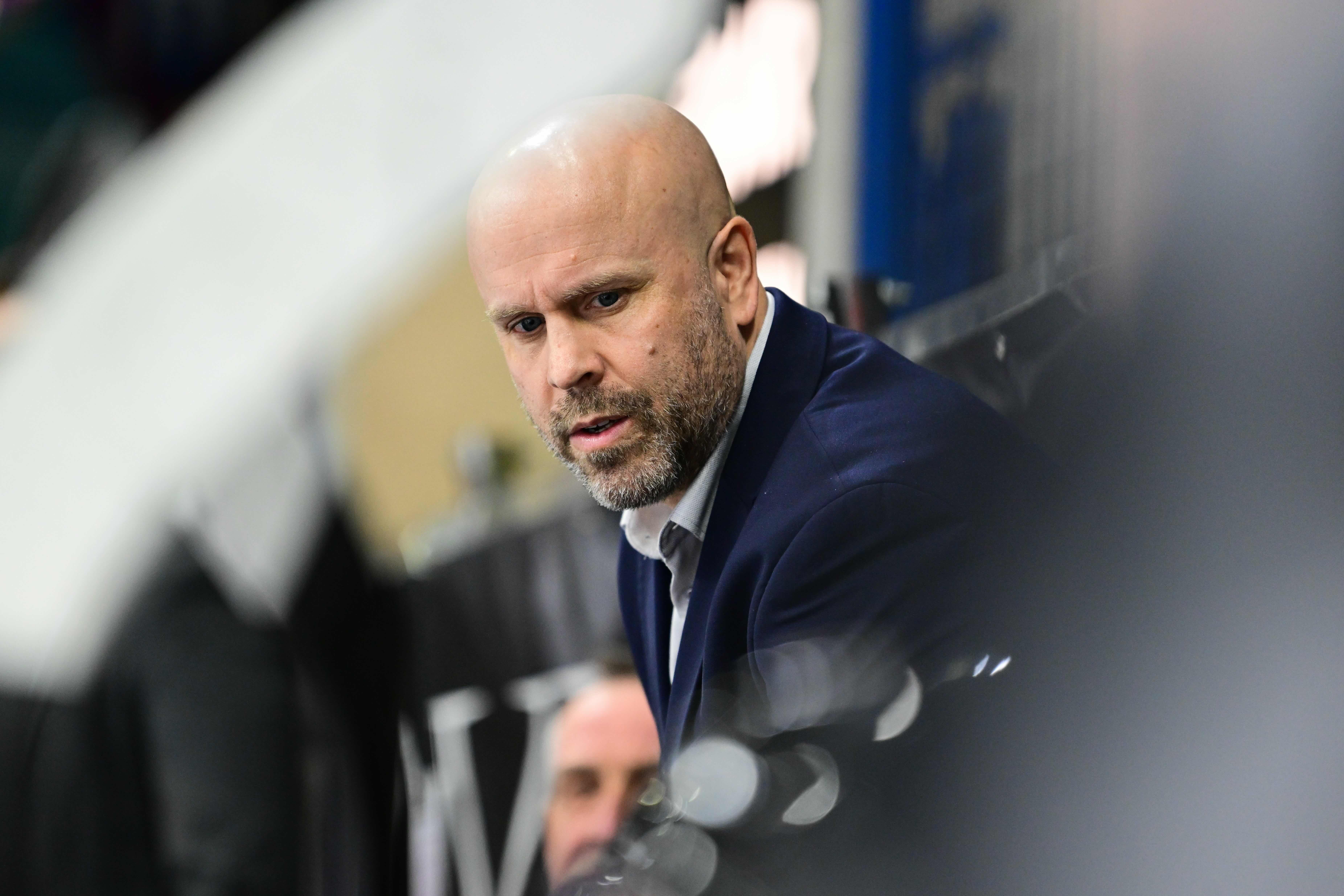 INTERVIEW: HEAR FROM HEAD COACH DANNY STEWART Top Image