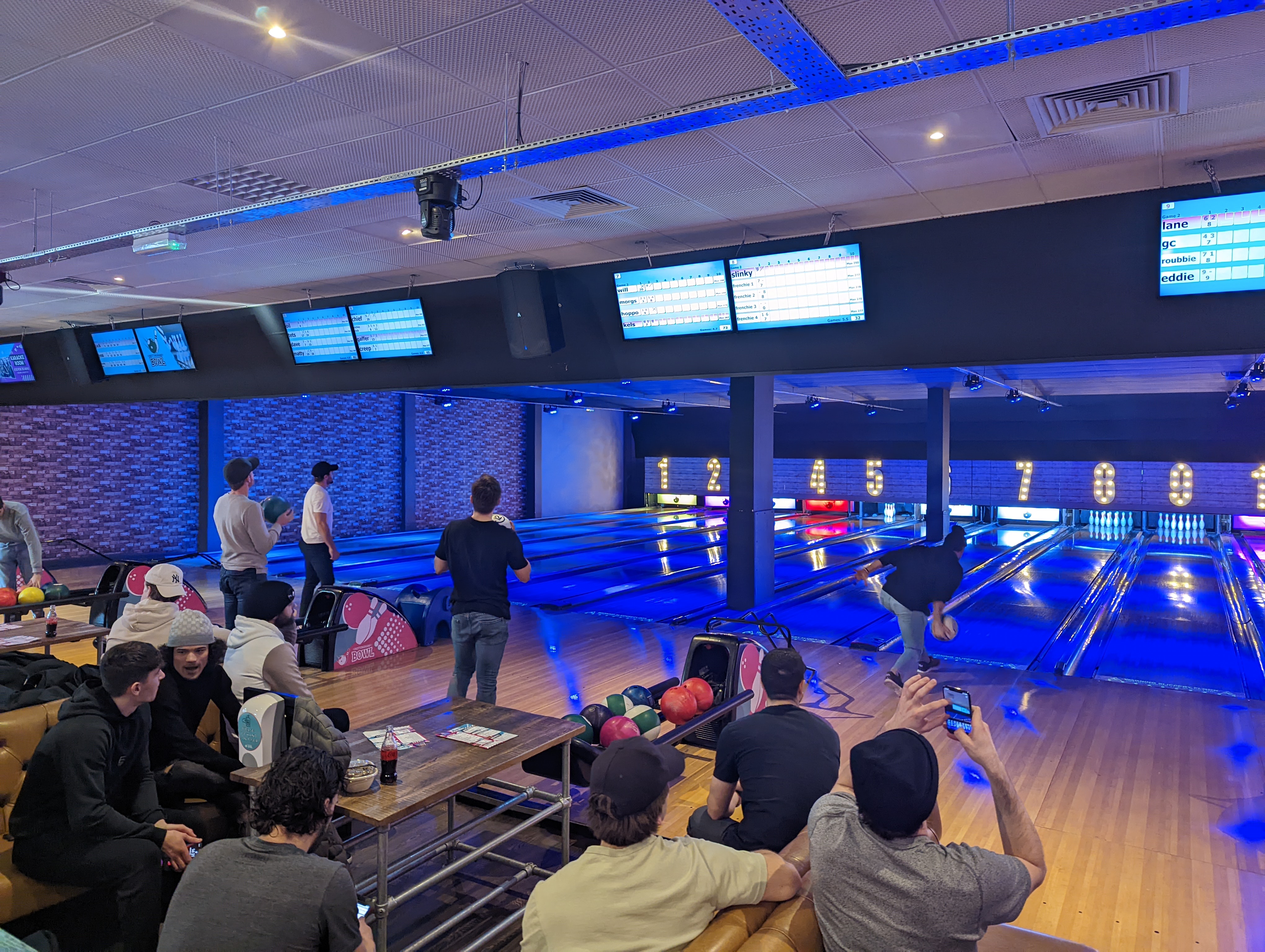 220126 | Bowling Top Image