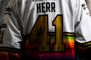 200409 | Herr