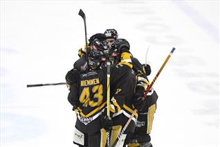 PANTHERS CHAT ON IN THE GAME THIS EVENING