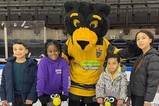 PAWS THE SPECIAL GUEST AT RENEWAL TRUST SKATE