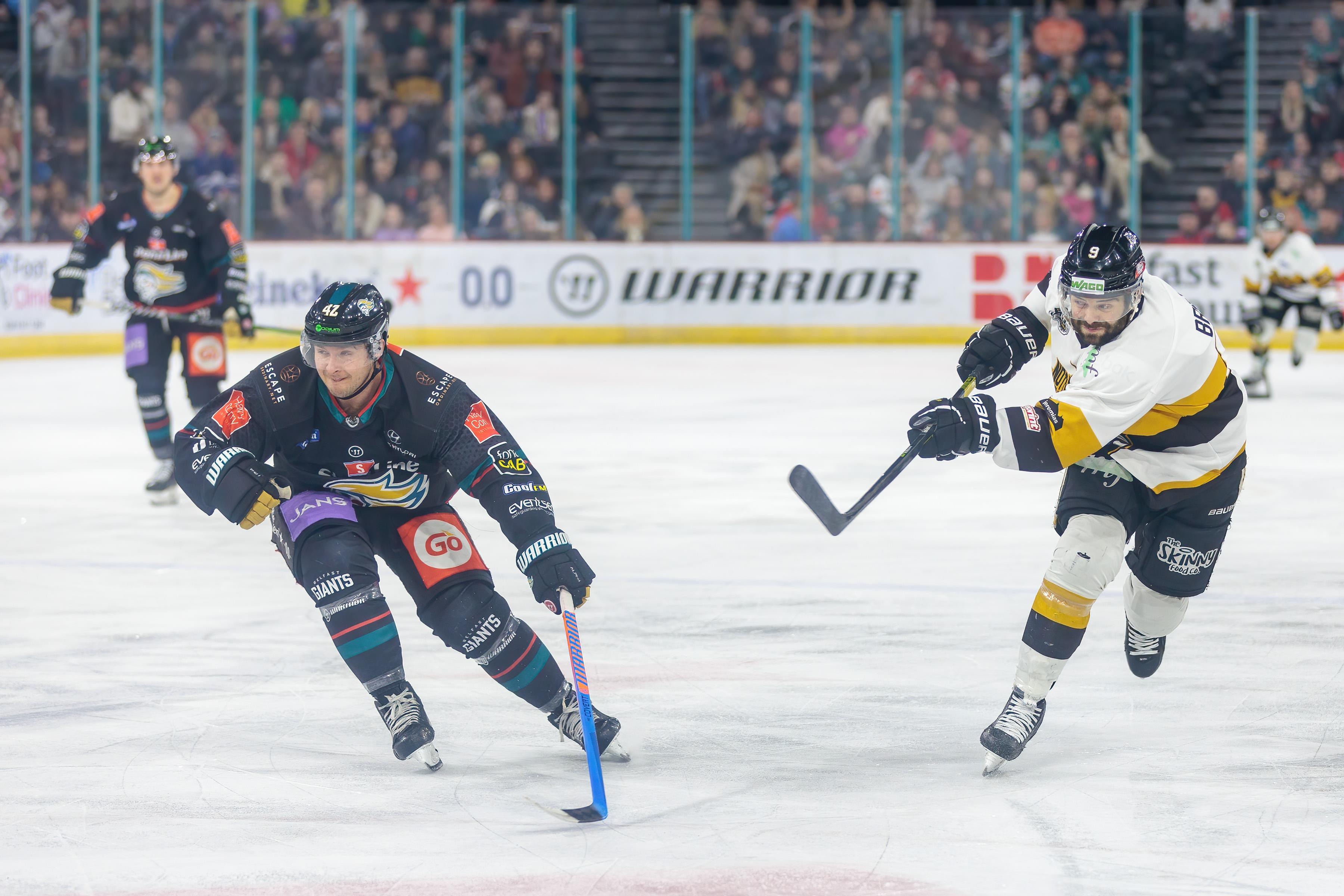 MATCH REPORT: GIANTS 5-2 PANTHERS Top Image
