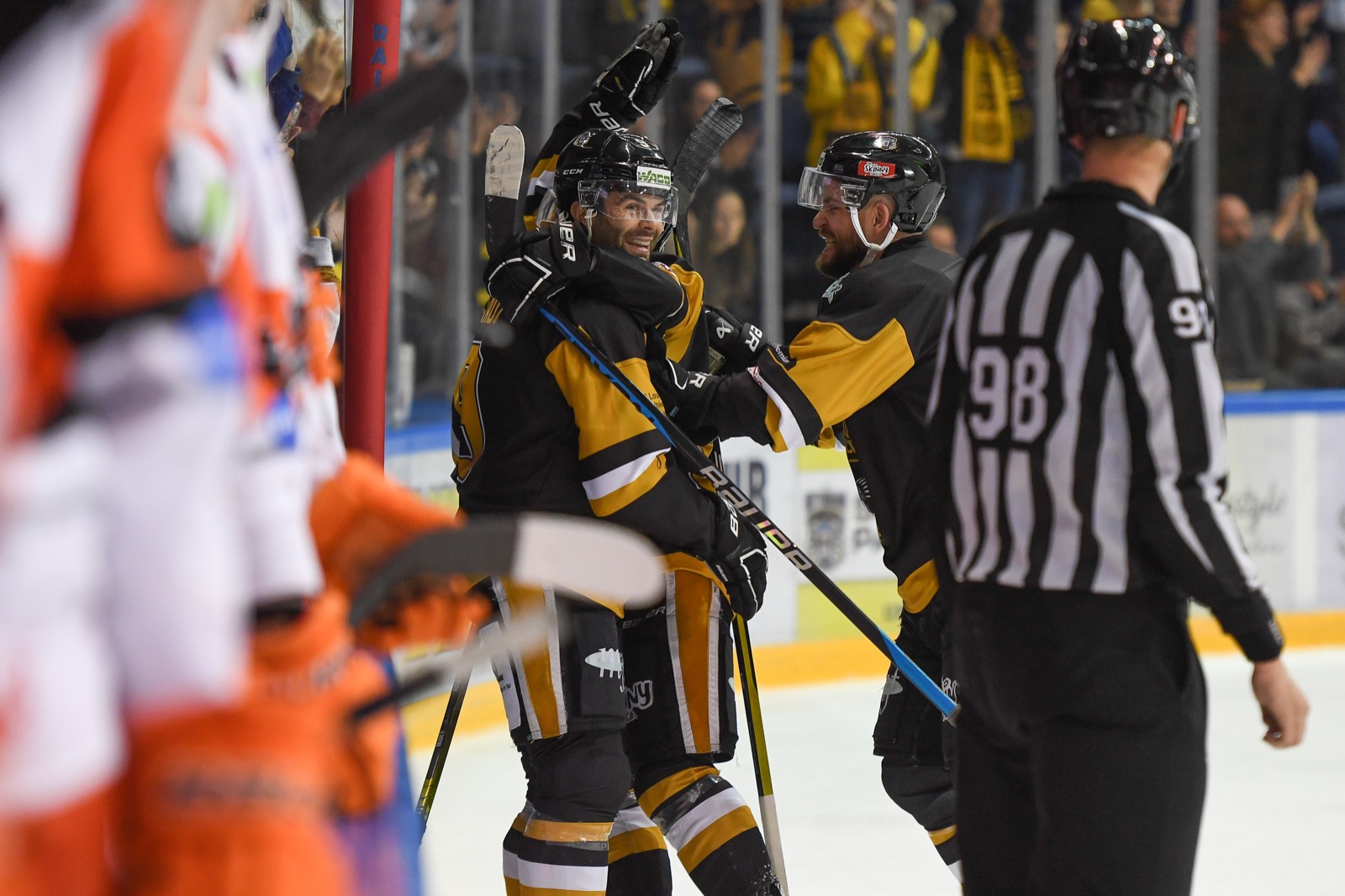 CHALLENGE CUP: PANTHERS 3-2 STEELERS (OVERTIME) Top Image